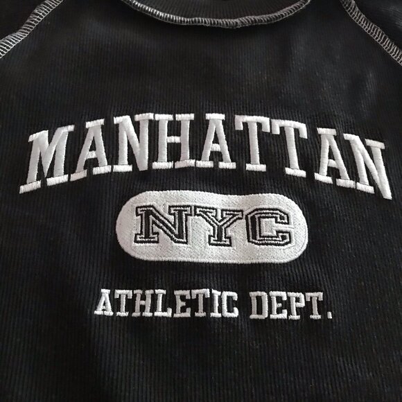 Forever 21 Top Medium NYC Black Cropped Baby Tee Ribbed Grunge Y2K Baddie Indie - Picture 3 of 10